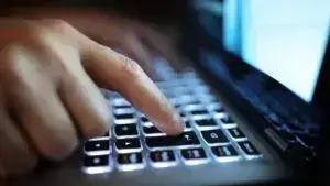 За зберігання матеріалів з дитячою порнографією судитимуть 43-річного чернівчанина
