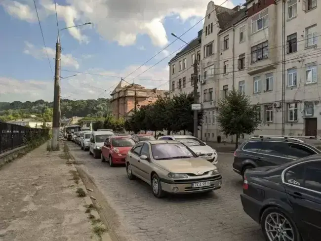 Затори у Чернівцях / Фото: Молодий буковинець