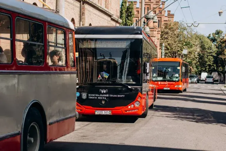 Комунальний транспорт