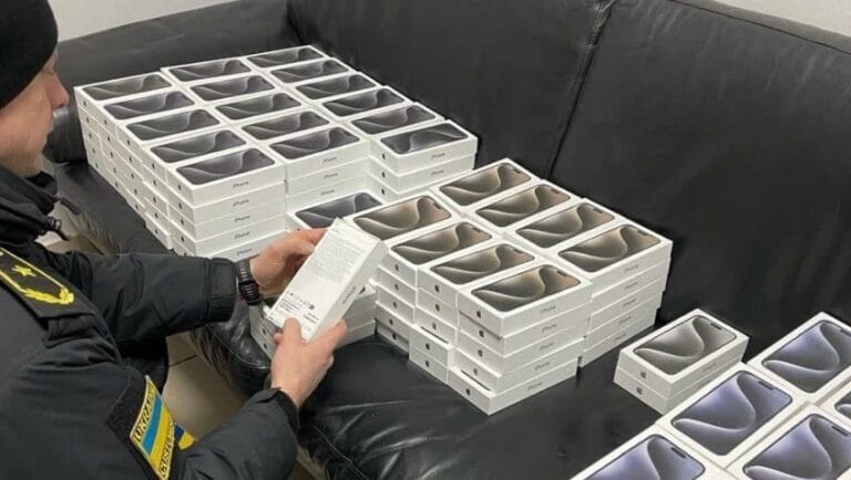 Вилучені iPhone 15 Pro Max