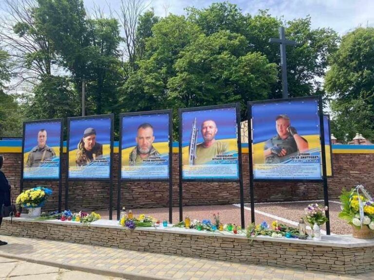 Алея Слави у с. Рідківці