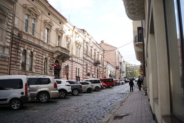 Вул. Заньковецької у Чернівцях