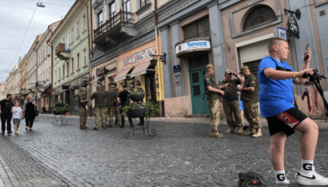 Вул. Кобилянської у Чернівцях