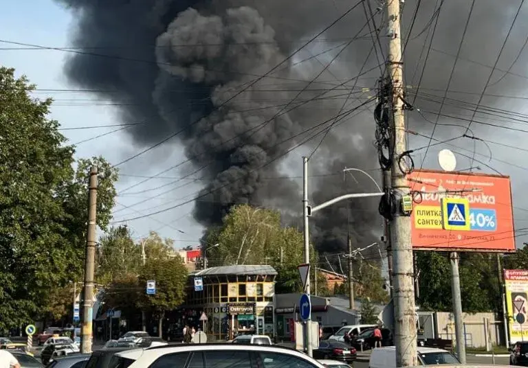 У Чернівцях загорівся тролейбусний парк
