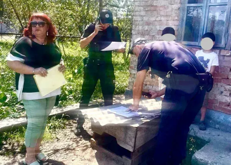 У Мамаївцях мати знущалась над сином і приковувала його ланцюгом