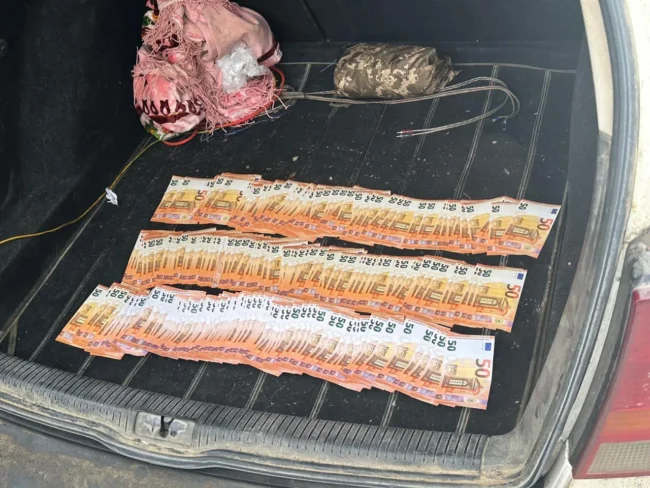 На Буковині викрили прикордонника, який за 20 тисяч євро допомагав ухилянтам