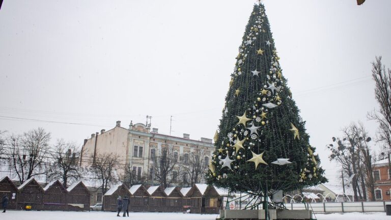 Новорічна ялинка в Чернівцях