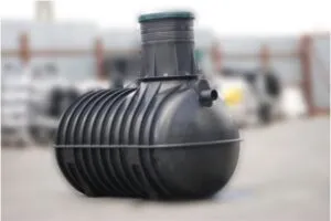 Чому пластикові септики — одне з найефективніших рішень для сучасного будинку?