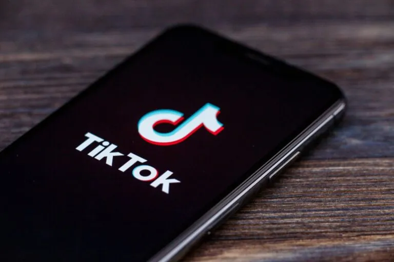 У школі Чернівців діти зробили вибухівку по тренду із TikTok
