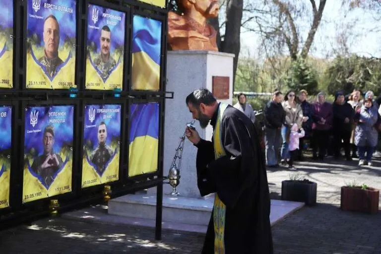 На Буковині відкрили Алею надії