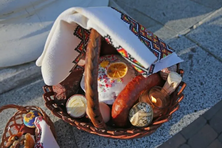 Великодній кошик