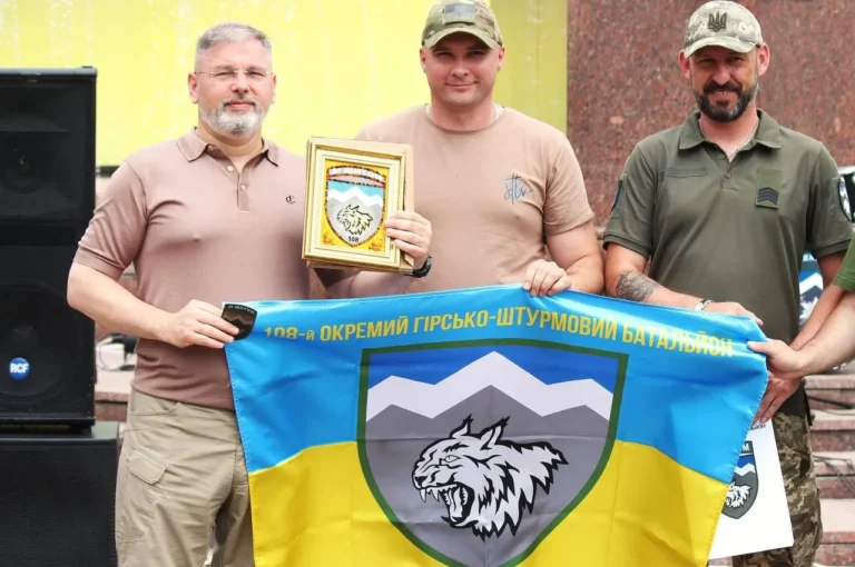 У Чернівцях 108 ОГШБ "Едельвейс" відкрив рекрутинговий центр