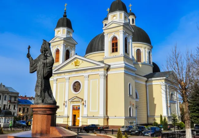 Свято-Духівський собор у Чернівцях