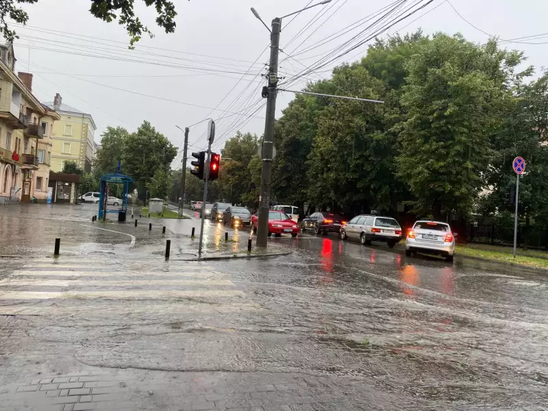 Чернівці затопило від сильної зливи Чернівці затопило від сильної зливи