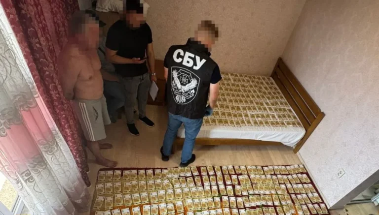 У Чернівцях затримали іноземців, які торгували кокаїном