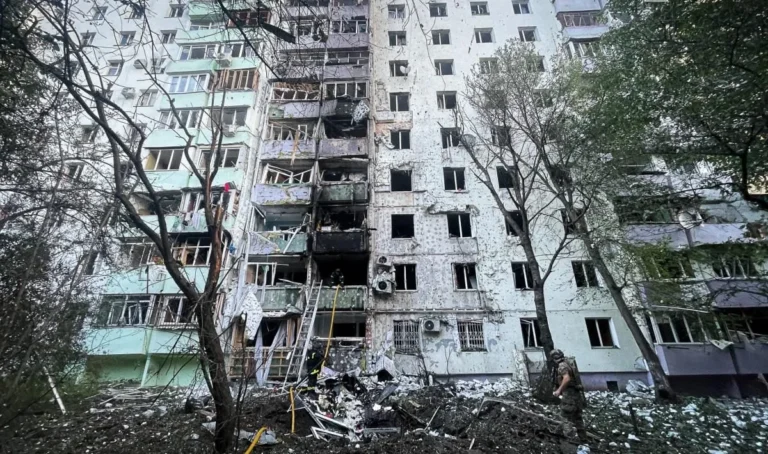 Наслідки ракетного удару по Чернівцях