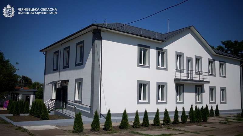 У центрі села на Буковині будують житло для переселенців (фото)