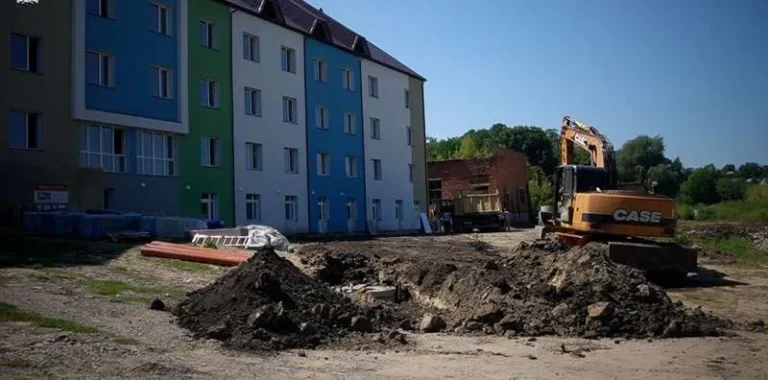 На Буковині будують житло для переселенців