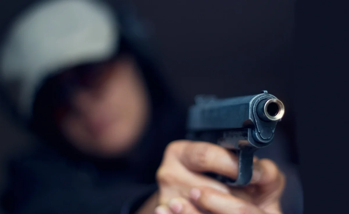 Конфлікт у Чернівцях закінчився стріляниною: поліція вже затримала зловмисника