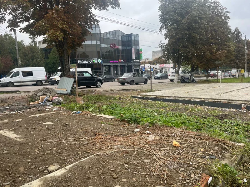 Колишній радіоринок у Чернівцях біля Черемоша