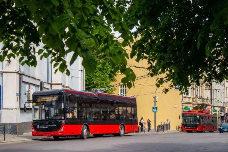 У Чернівцях змінять рух транспорту до 24 числа 