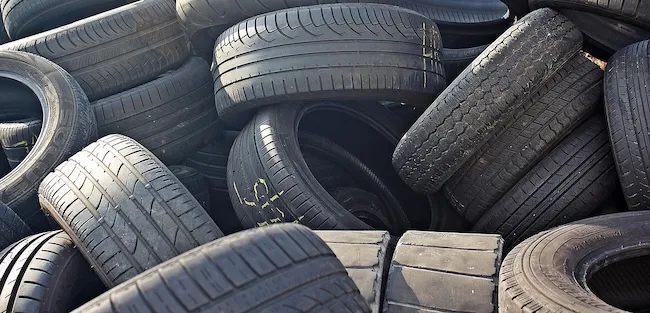 Коли варто змінювати шини 195/65 R15: ознаки зносу та поради експертів