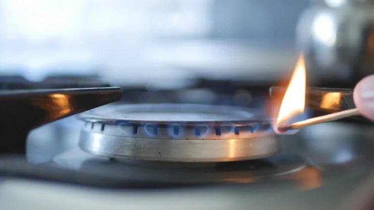 Жителька Буковини потрапила до лікарні через несправність газової плити