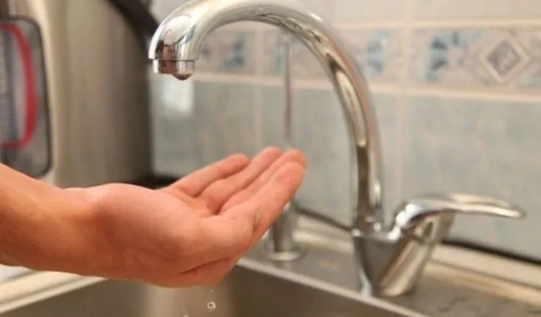 В частині Чернівців екстрено відключили воду через ремонт