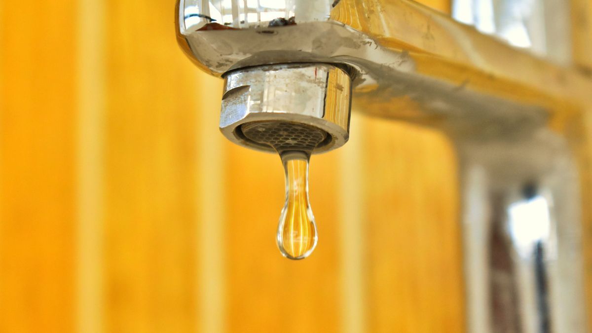 В частині Чернівців екстрено відключили водопостачання через прорив