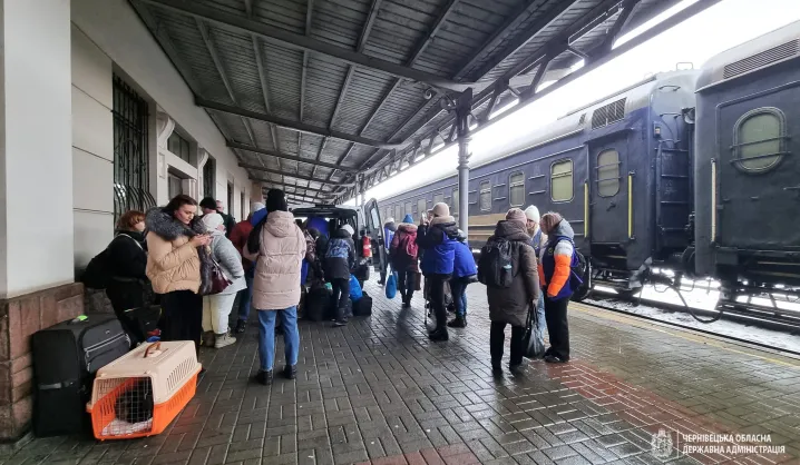До Чернівців прибув евакуаційний потяг із прифронтових зон