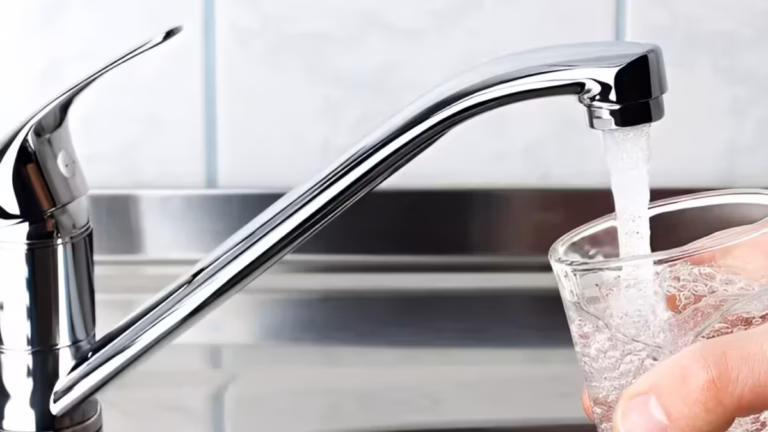 Екстрено відключили воду в частину Чернівців (перелік вулиць)