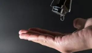 Аварійно відключили воду в частині Чернівців
