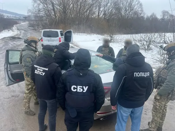 $16 000 за втечу ухилянта до Румунії через Буковину: викрито масштабну схему