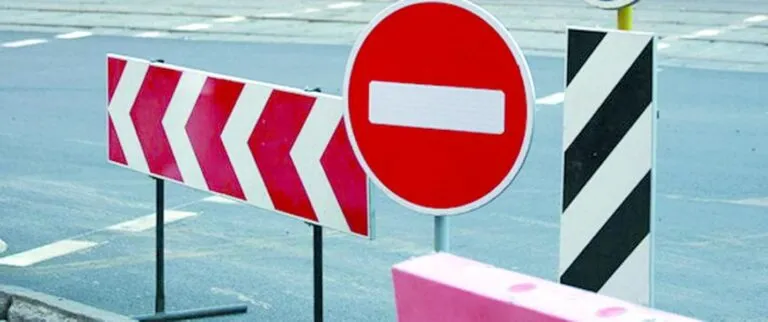 Перекрили одну з вулиць в Чернівцях через прорив