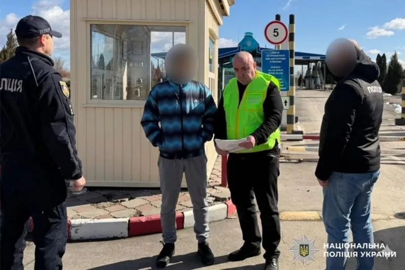 Із Буковини видворили іноземця-рецидивіста