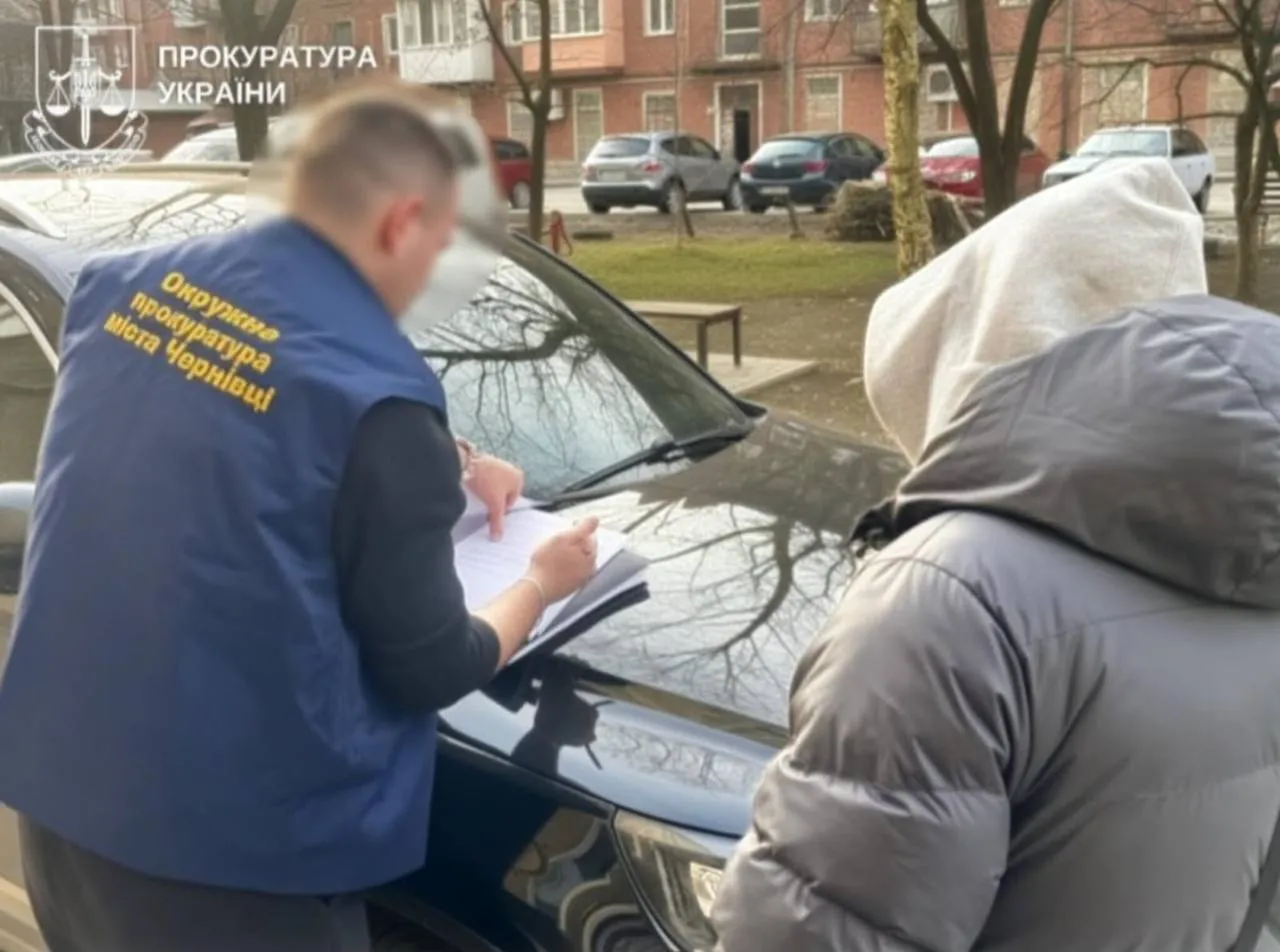 Викрили схему розкрадання на ремонті доріг в Чернівцях