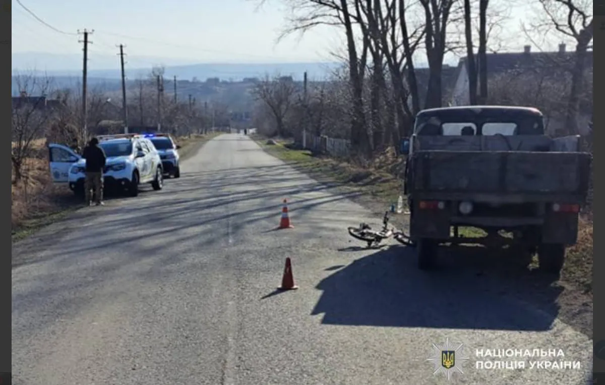 Збили 7-річну дитину на велосипеді: на Буковині водій «УАЗу» скоїв ДТП