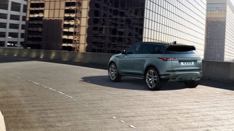 Range Rover Evoque: компактний преміальний кросовер з виразним дизайном і сучасними цифровими функціями