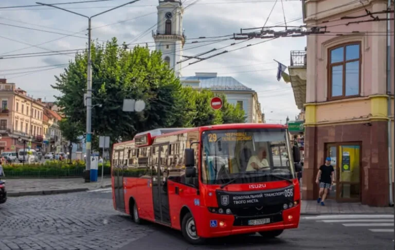 Автобус №29 у Чернівцях кардинально змінює графік руху