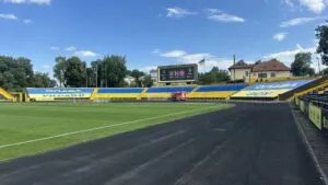 Реконструкція стадіону "Буковина" зачепила бігові доріжки — коли їх відновлять