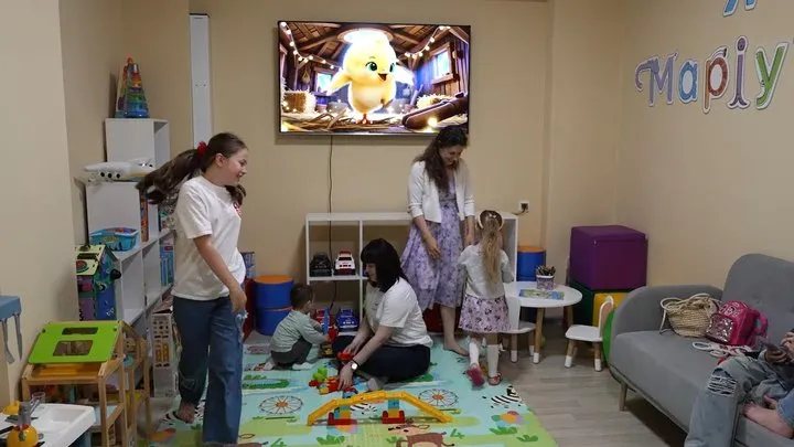 У Чернівцях для переселенців з Маріуполя відкрили нове соціальне житло (Фото)