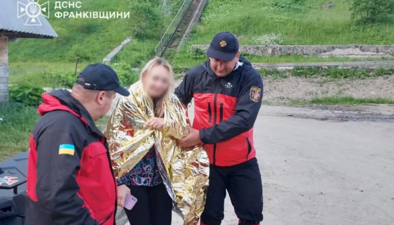 Блискавка вдарила в туристку з Чернівців просто в Карпатах