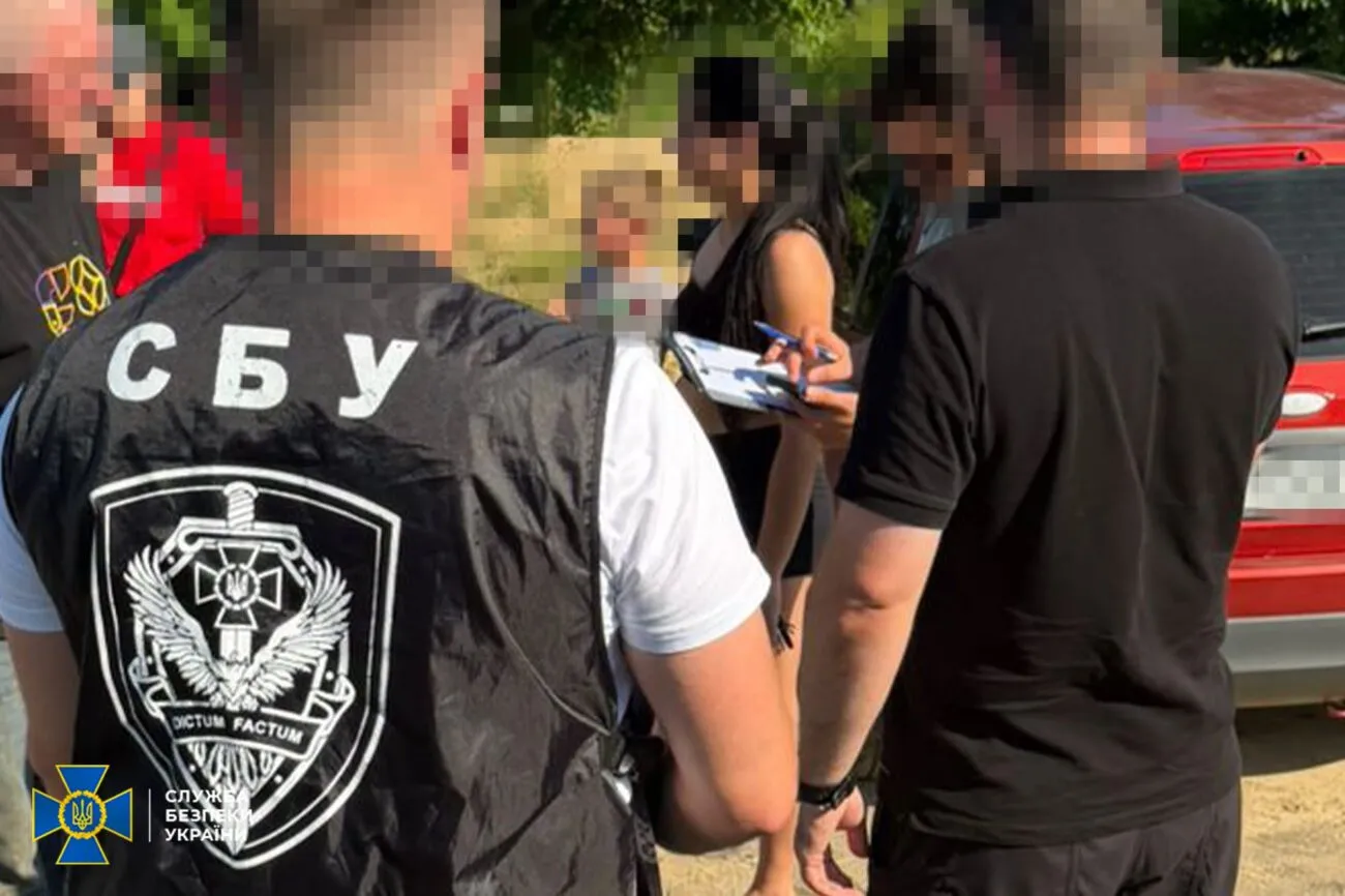 Прикордонник на Буковині заробляв на ухилянтах і контрабанді: його затримала СБУ