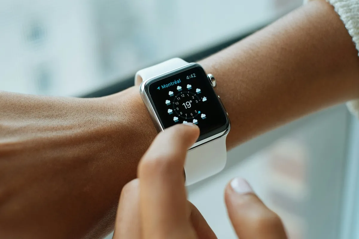 Apple Watch — смарт-годинник, який допомагає бути на зв'язку, стежити за здоров'ям і більше рухатися