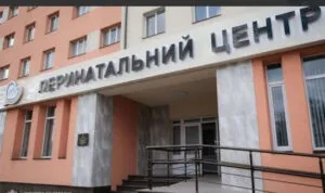 Лише 2 з 9: пологові відділення Буковини опинилися під загрозою