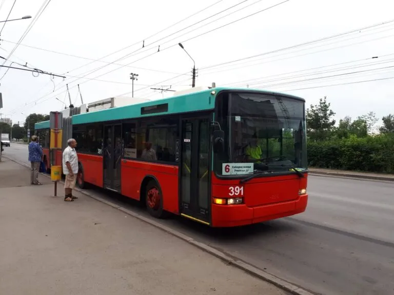 Тролейбус №8 у Чернівцях: розклад на будні й вихідні, зупинки, інтервали