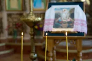 Воздвиження Хреста Господнього 2026: коли святкують, традиції та привітання зі святом