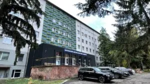 У Чернівцях лікарня запустила сонячну станцію для операційних та реанімації