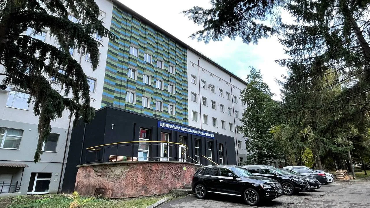 У Чернівцях лікарня запустила сонячну станцію для операційних та реанімації